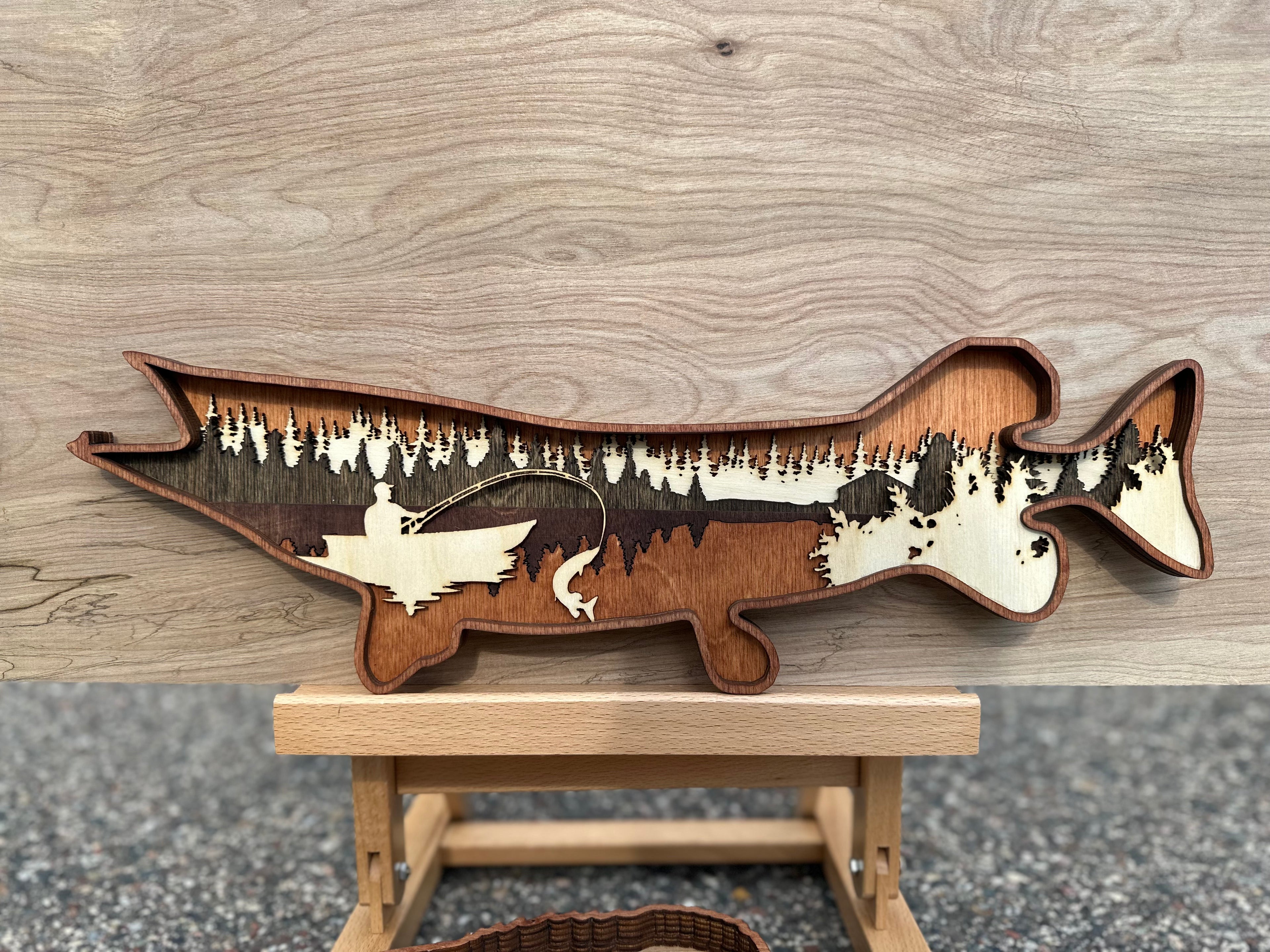 Northern pike or muskie in striking profile – 7-layer laser cut wood art by Laser Lakes